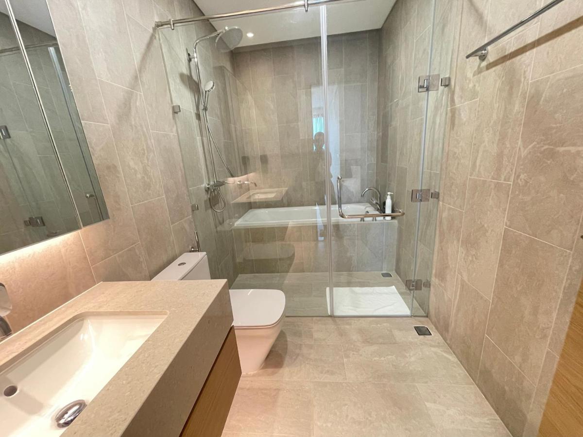 Hana Housing - Lancaster Luminaire Apartment *