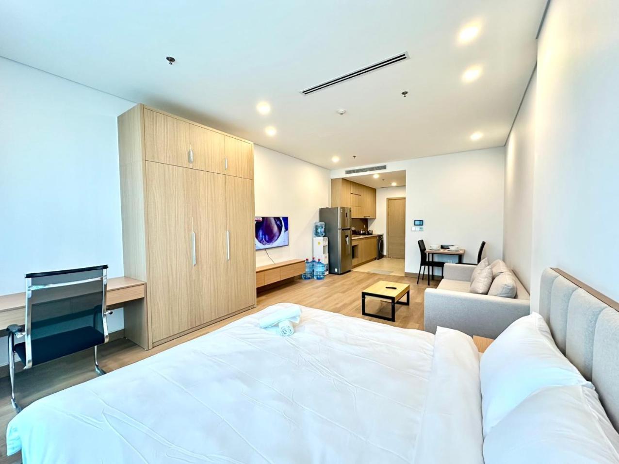 Hana Housing - Lancaster Luminaire Apartment *